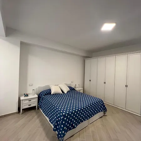 Affaccio Sul Mare Apartment *